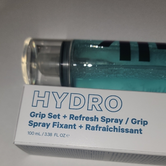 Milk Makeup Setting Spray - Blue and Silver - Picture 4 of 9